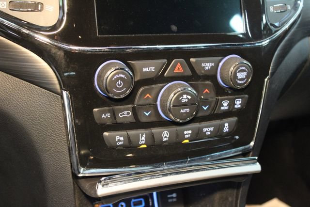 Used 2021 Jeep Grand Cherokee Altitude AWD/4WD image 20