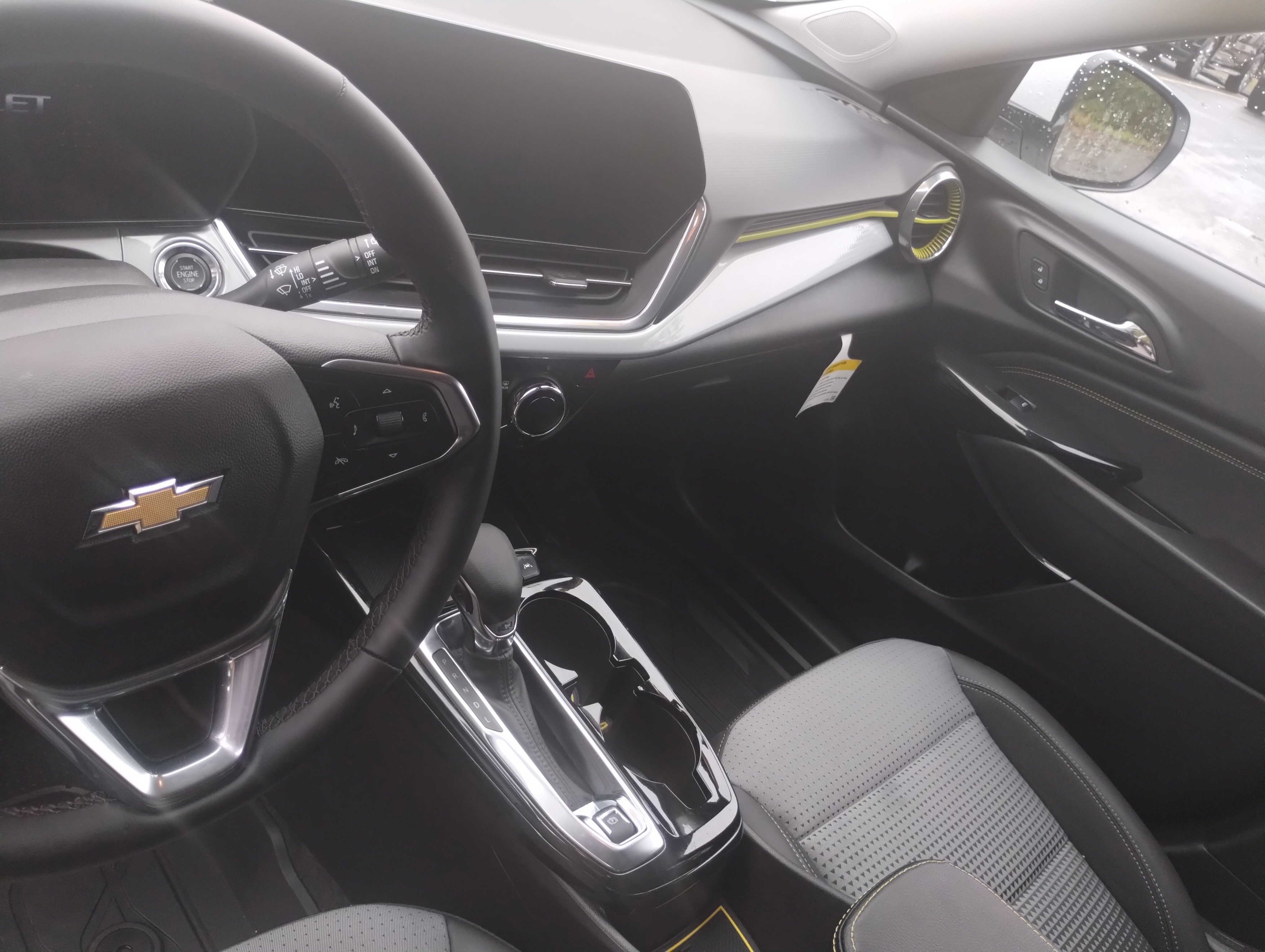 Used 2024 Chevrolet Trax LT w/ Driver Confidence Package image 12