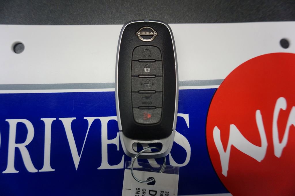 Used 2023 Nissan Pathfinder Platinum image 21