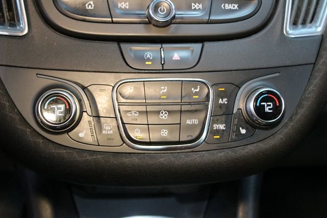 Used 2021 Chevrolet Malibu LT FWD image 21