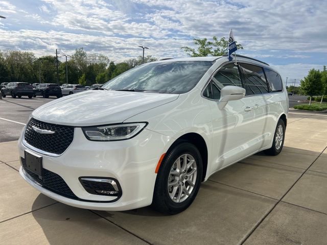 Used 2022 Chrysler Pacifica Touring-L FWD image 9
