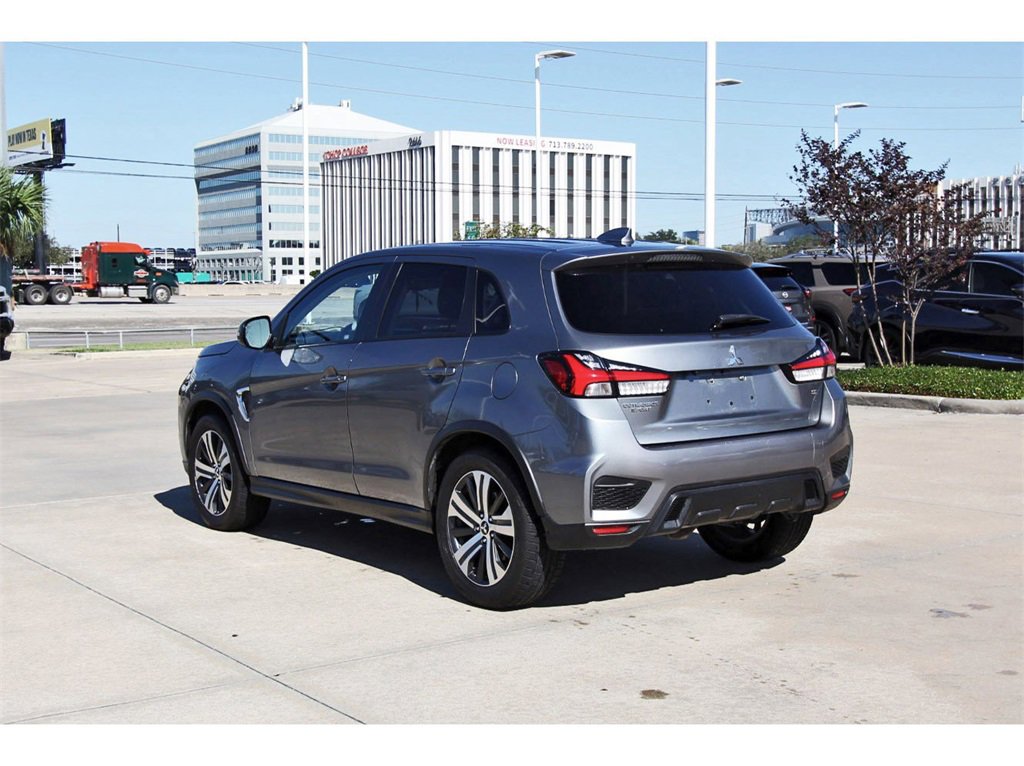 Used 2021 Mitsubishi Outlander Sport SE image 4