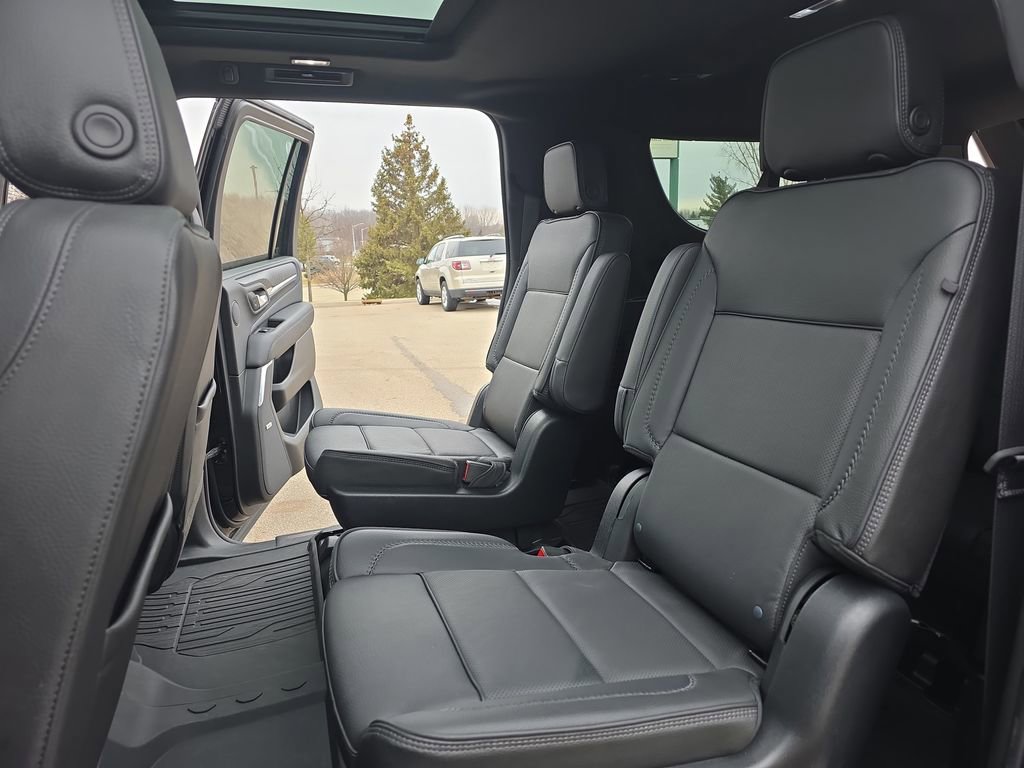 Used 2023 GMC Yukon XL Denali w/ LPO, Floor Liner Package image 15