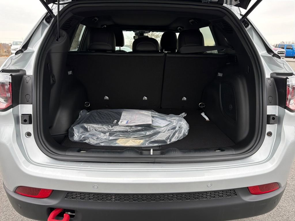 New 2026 Jeep Compass Trailhawk w/ Sun, Sound & Navigation Group image 22