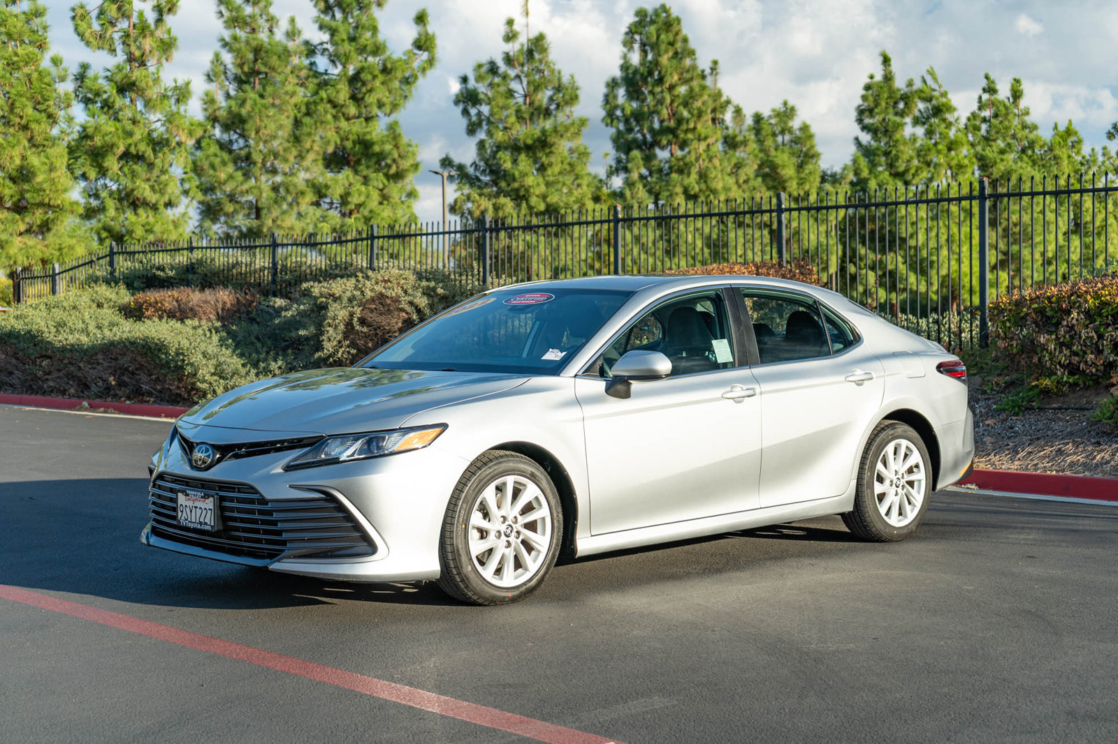 Certified 2022 Toyota Camry LE AWD/4WD image 3