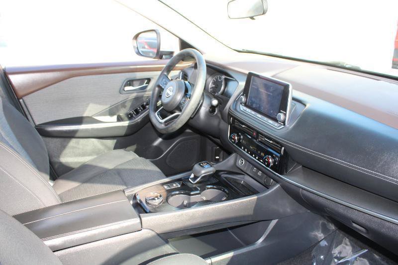 Used 2022 Nissan Rogue SV AWD/4WD image 19