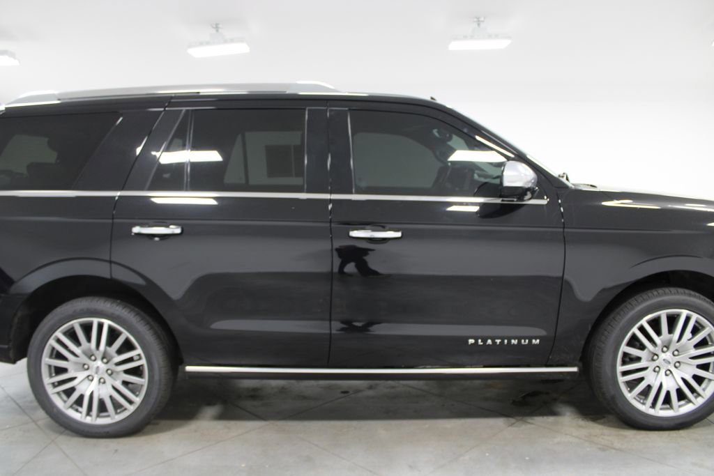 Used 2023 Ford Expedition Platinum AWD/4WD image 11