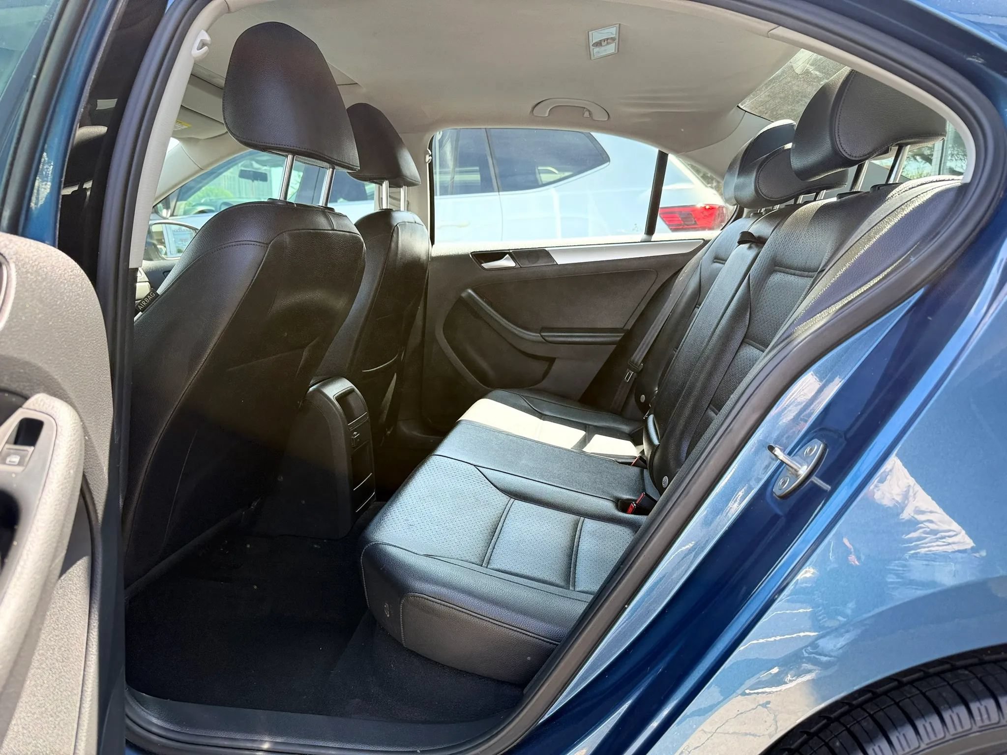 Used 2017 Volkswagen Jetta SE FWD image 30