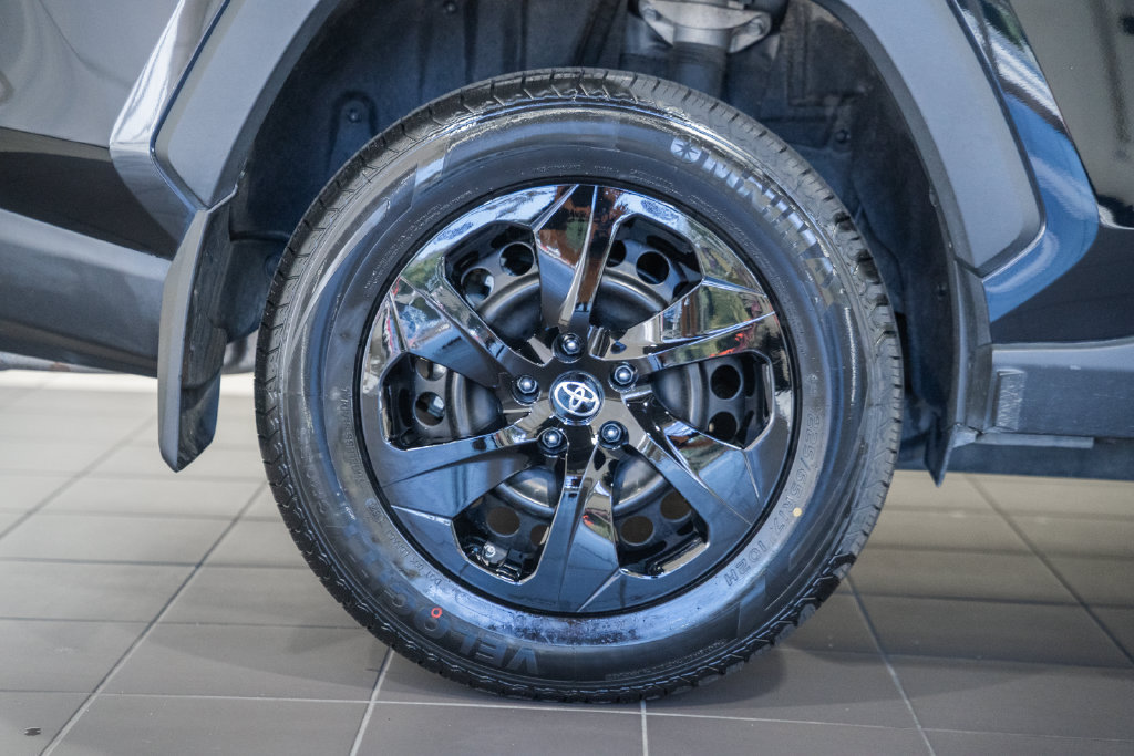 Certified 2024 Toyota RAV4 LE AWD/4WD image 11