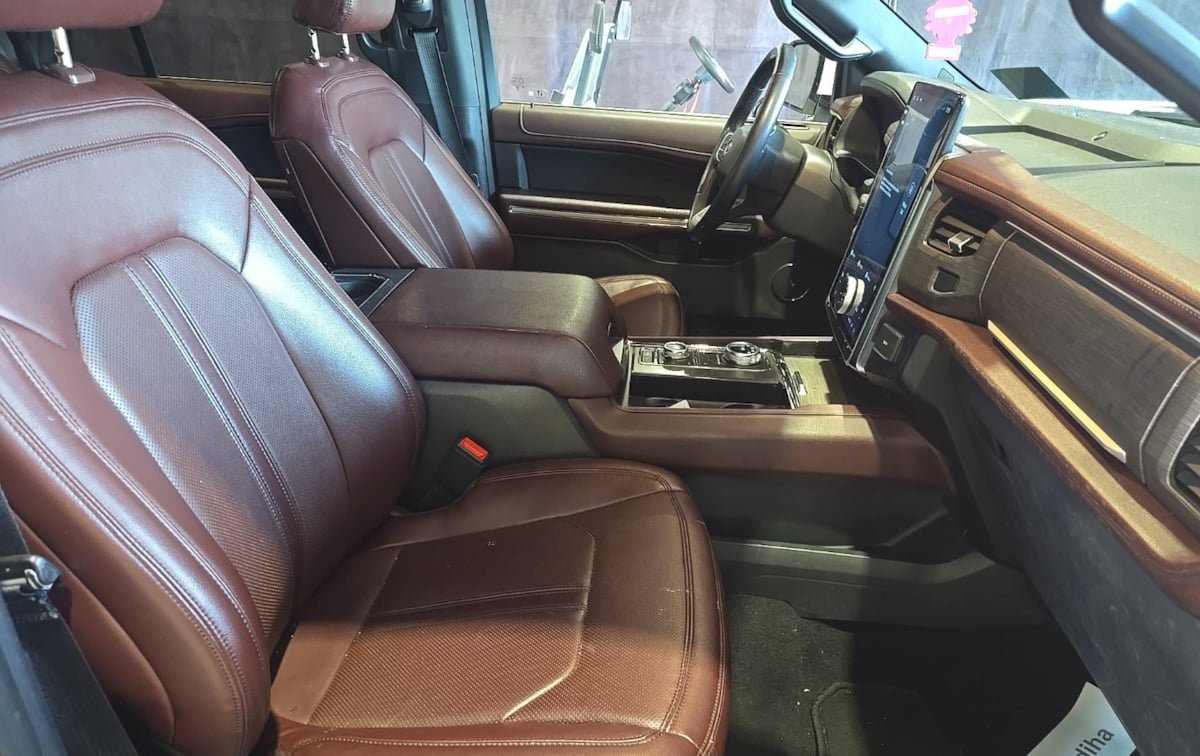 Used 2023 Ford Expedition Max Limited AWD/4WD image 7