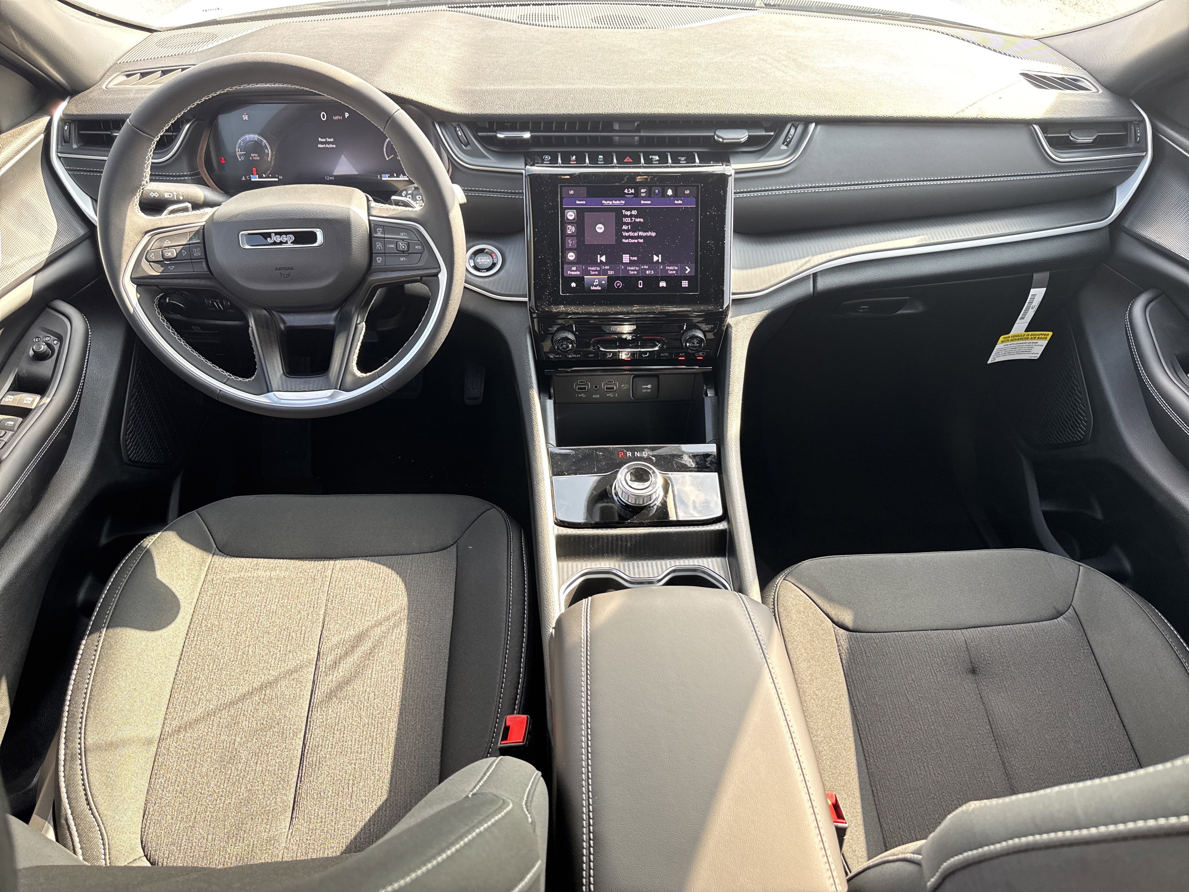 New 2025 Jeep Grand Cherokee L Laredo image 13