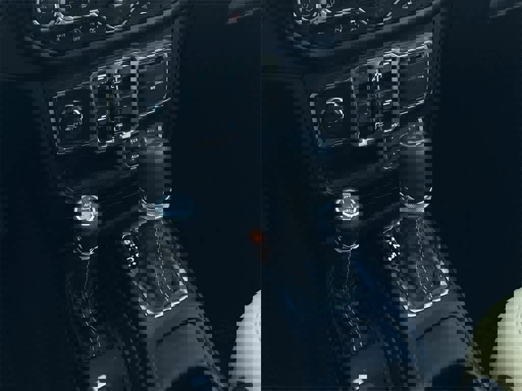 Used 2021 Jeep Wrangler Unlimited Sahara w/ Cold Weather Group image 17