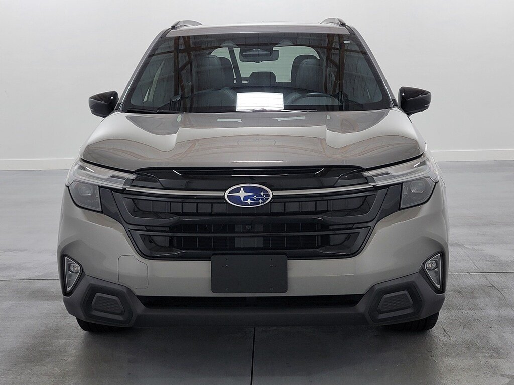 Used 2025 Subaru Forester Touring AWD/4WD image 3
