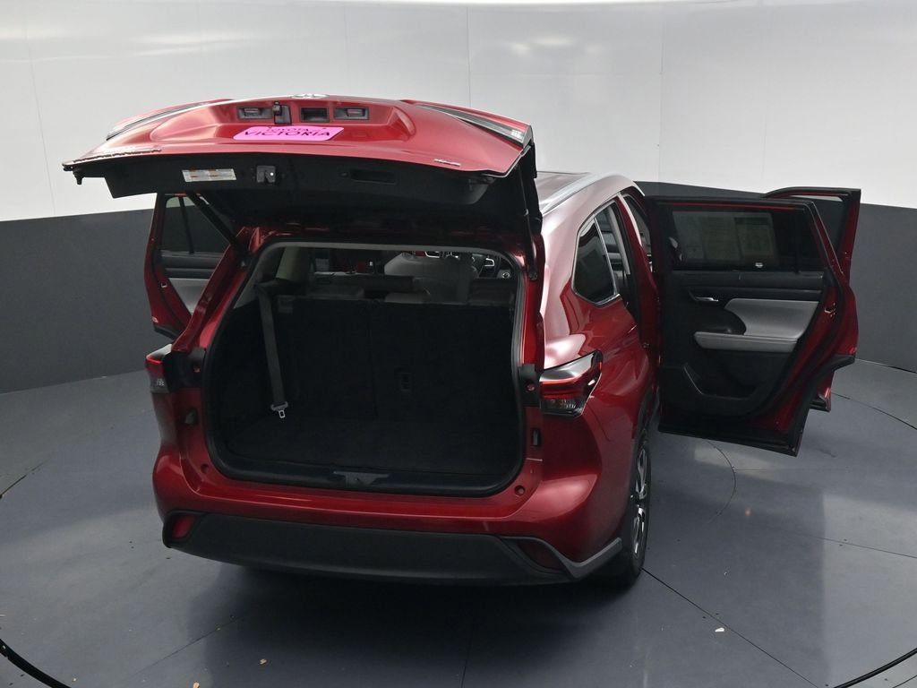 Used 2023 Toyota Highlander XLE image 21