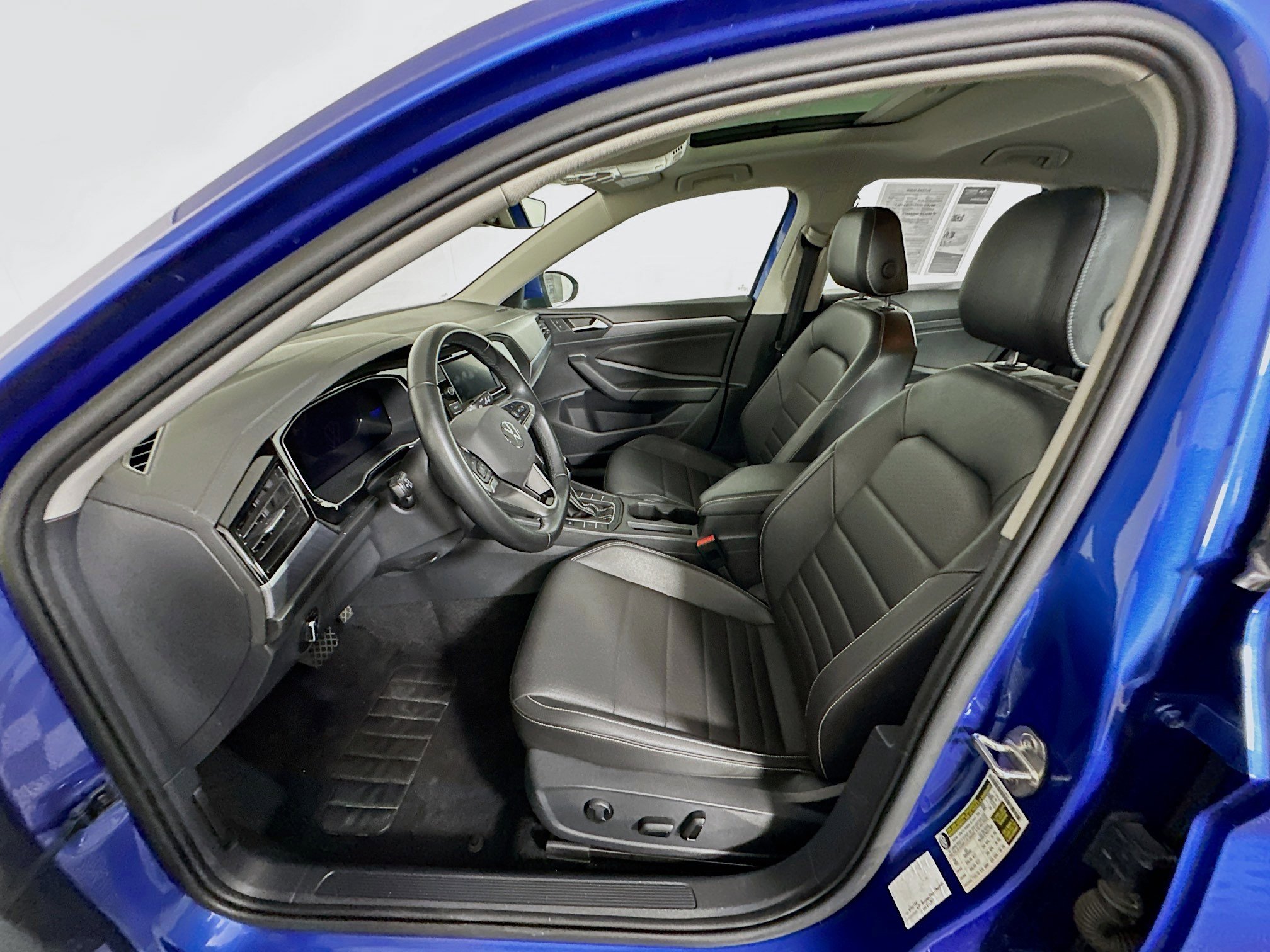 Used 2024 Volkswagen Jetta SE image 13