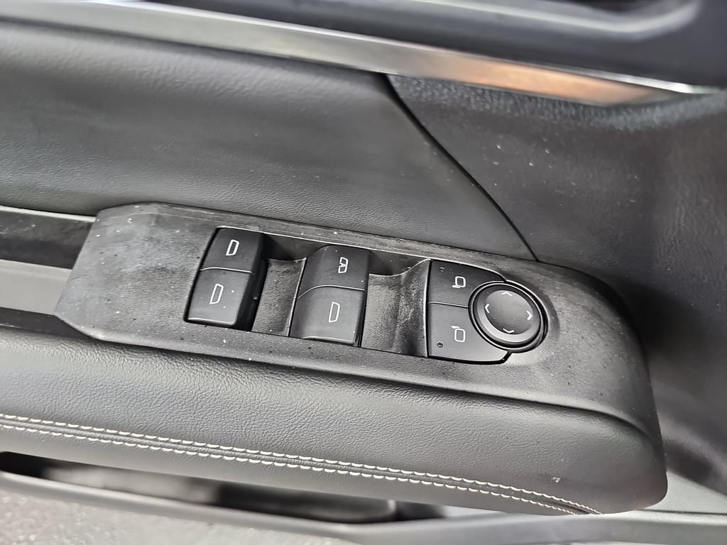 Used 2025 GMC Terrain Elevation AWD/4WD image 26