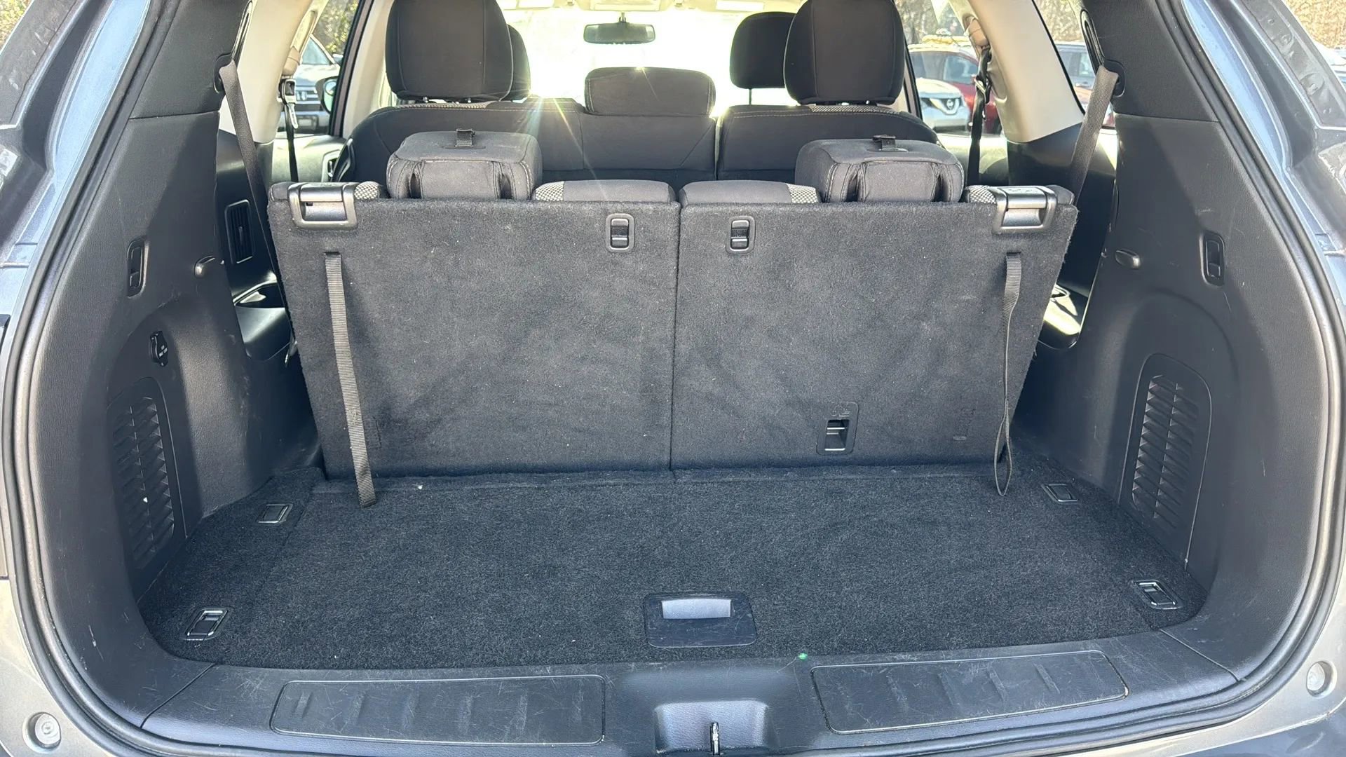 Used 2017 Nissan Pathfinder SV image 14