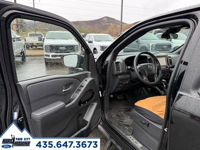 Used 2023 Nissan Frontier SV w/ Midnight Edition Package image 14