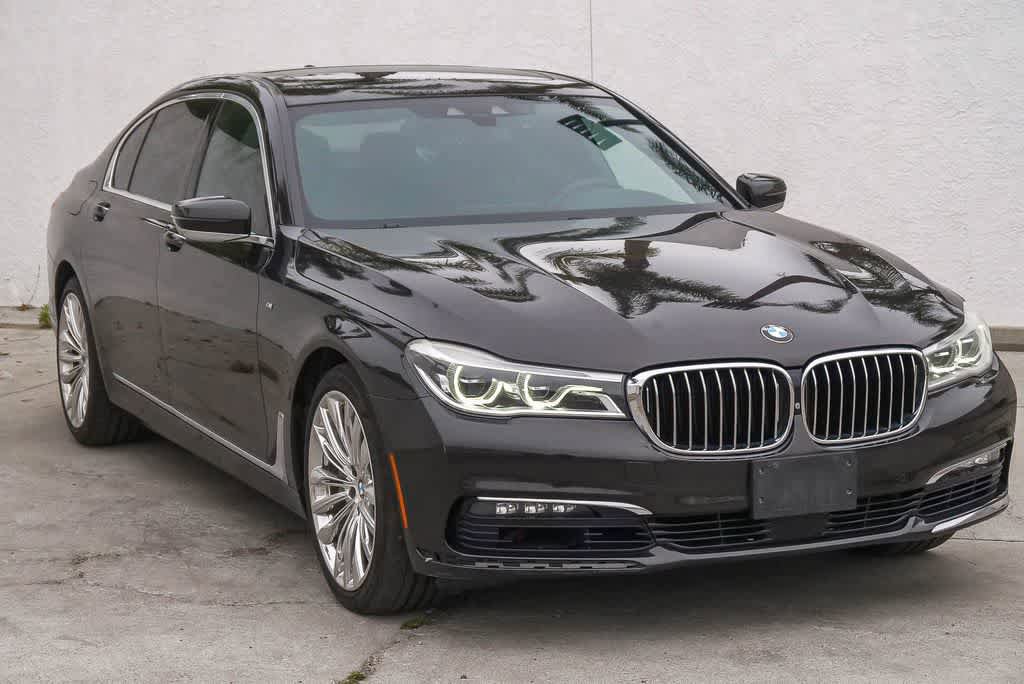 Used 2017 BMW 750i RWD image 3