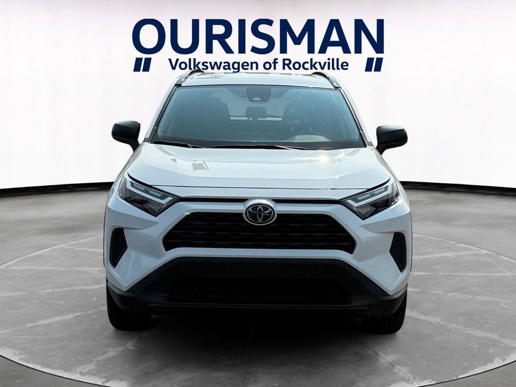 Used 2025 Toyota RAV4 LE AWD/4WD image 8