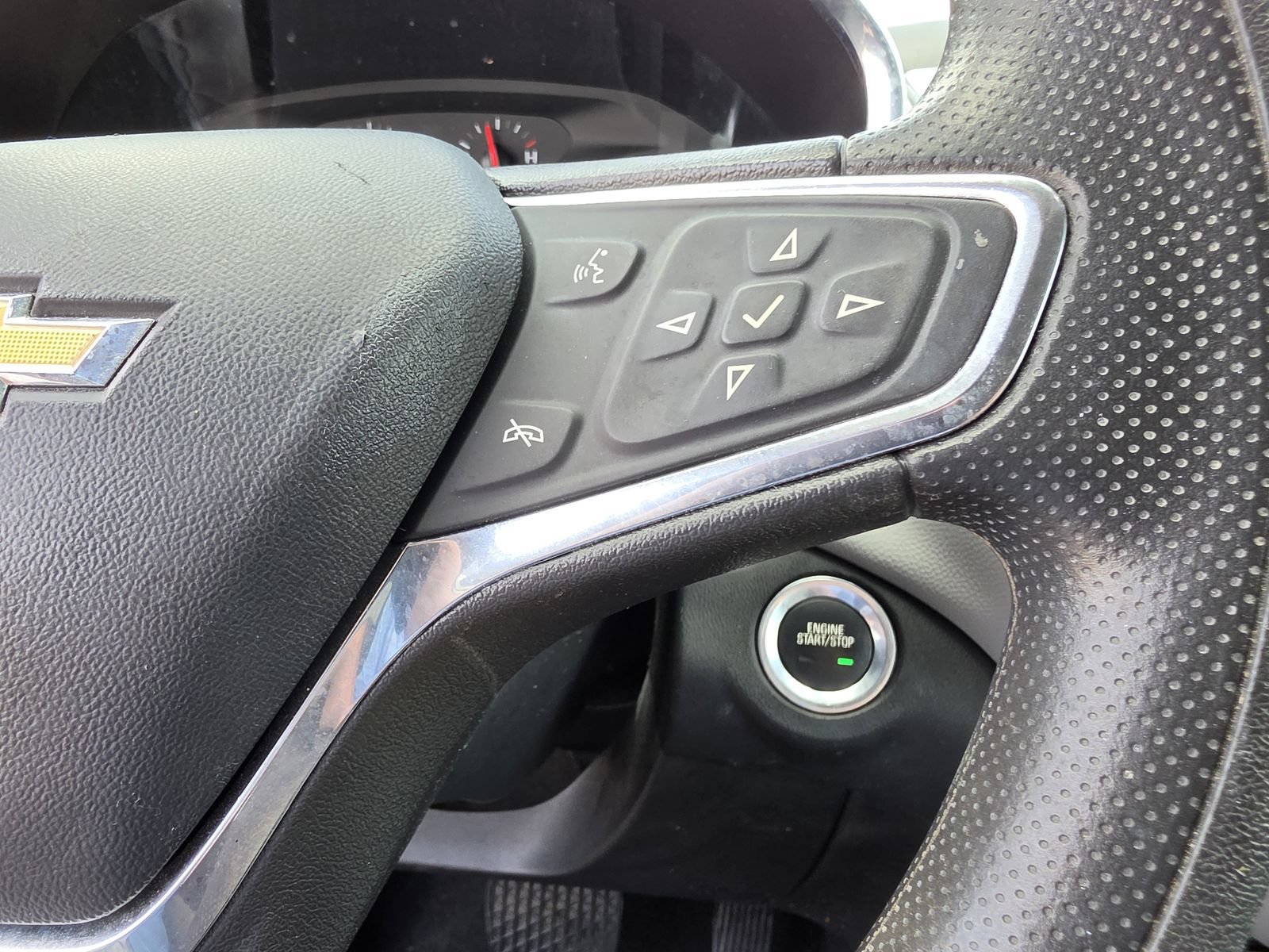 Used 2020 Chevrolet Equinox LS w/ LS Convenience Package FWD image 25