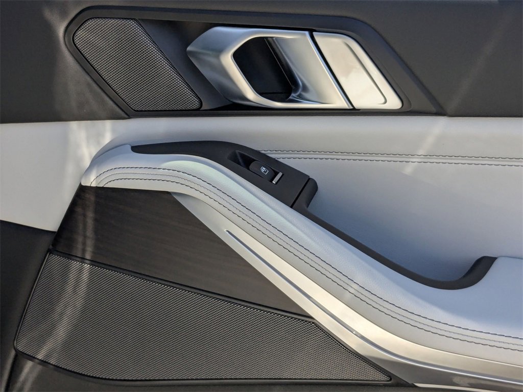 New 2026 BMW X5 sDrive40i image 19