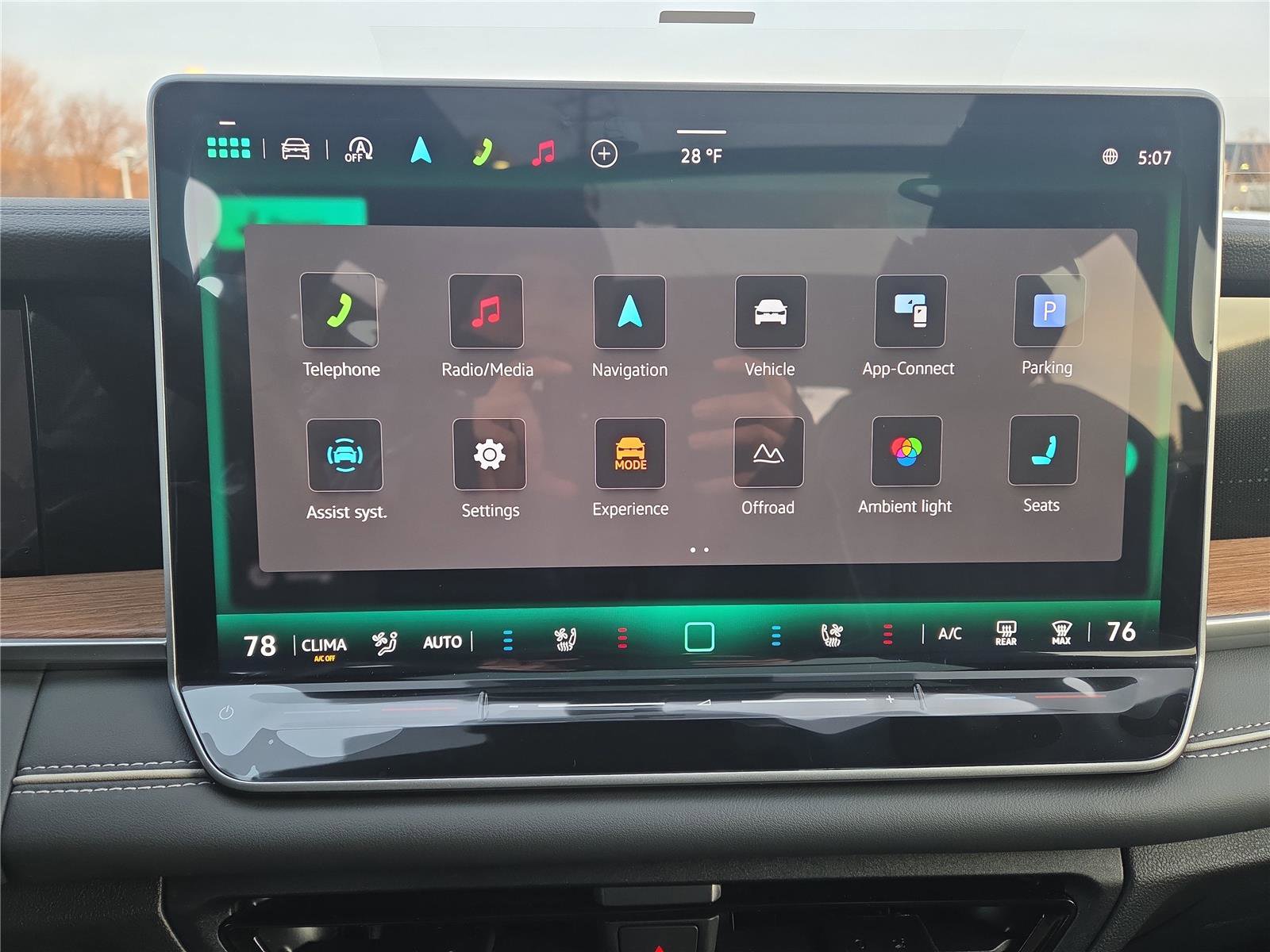 New 2026 Volkswagen Tiguan SEL R-Line image 19