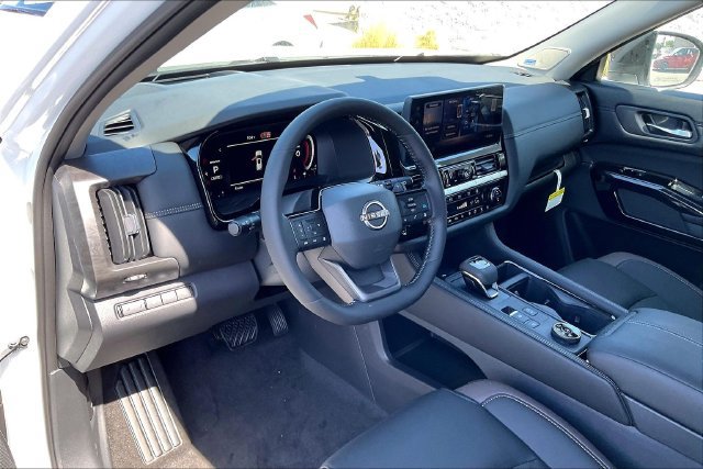 New 2026 Nissan Pathfinder Platinum AWD/4WD image 5