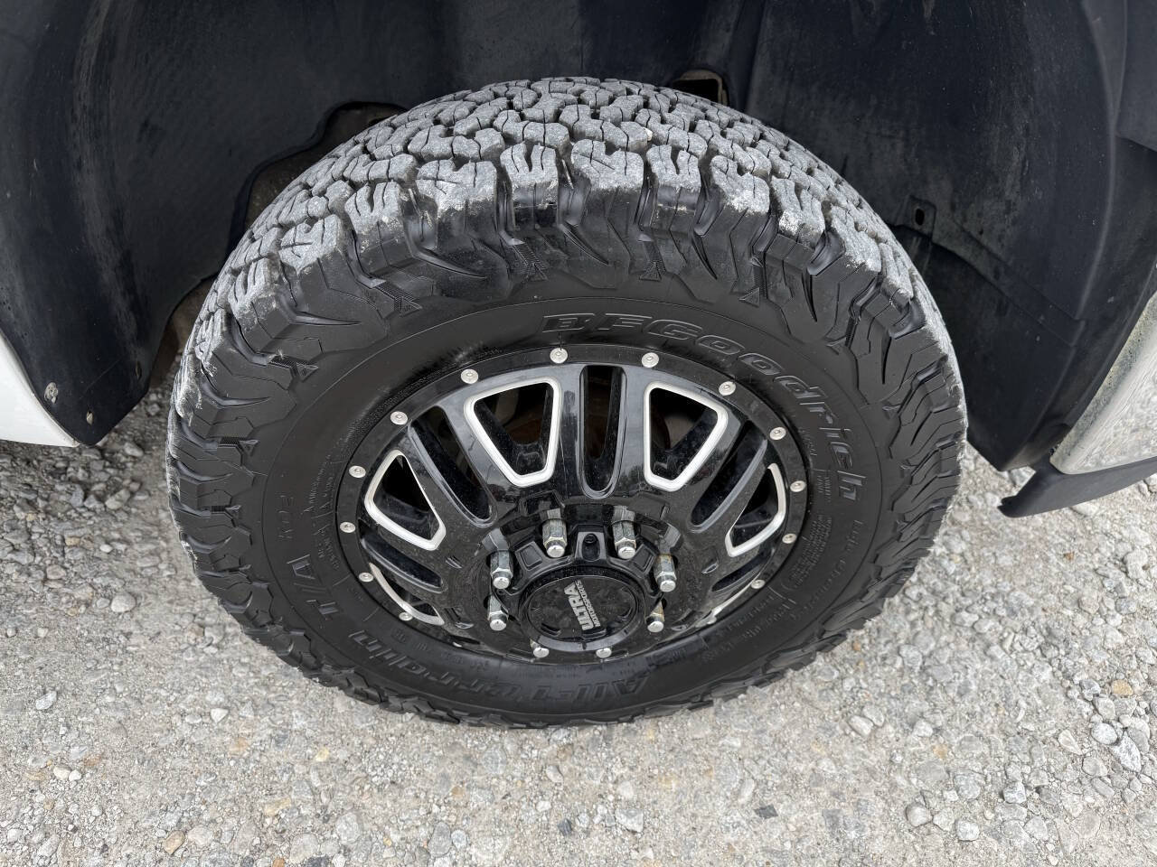Used 2009 GMC Sierra 3500 SLT AWD/4WD image 12