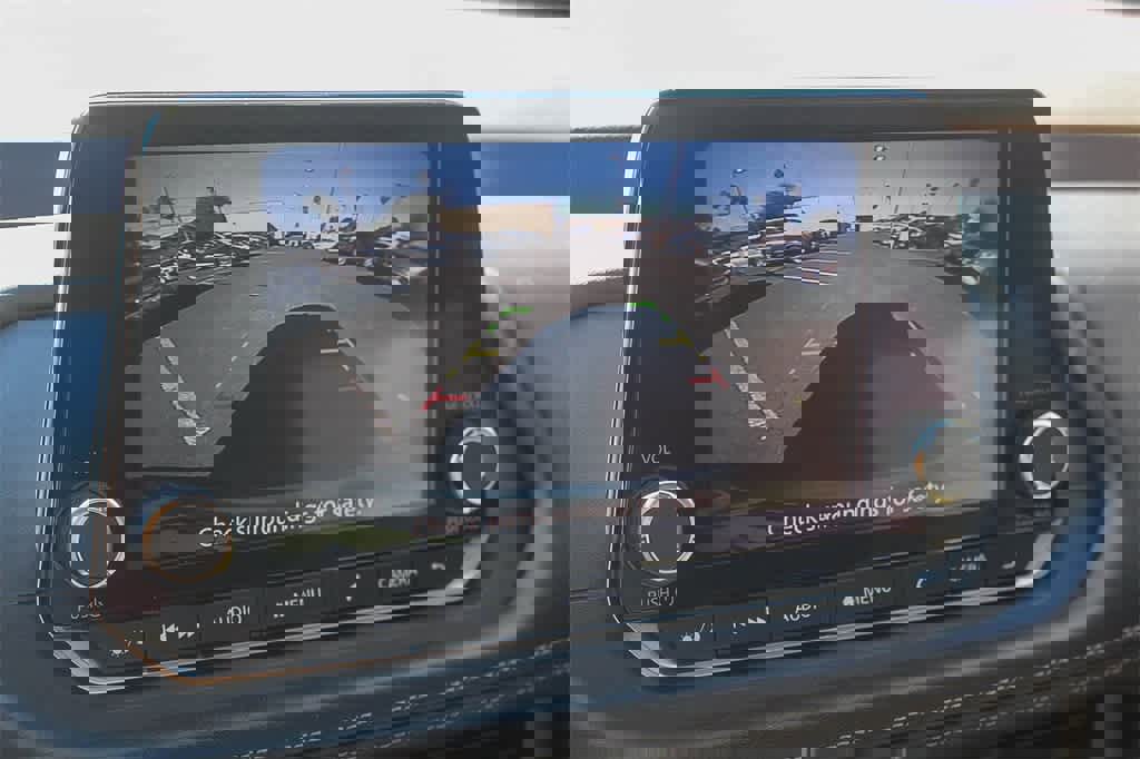 Used 2023 Nissan Rogue SV image 34