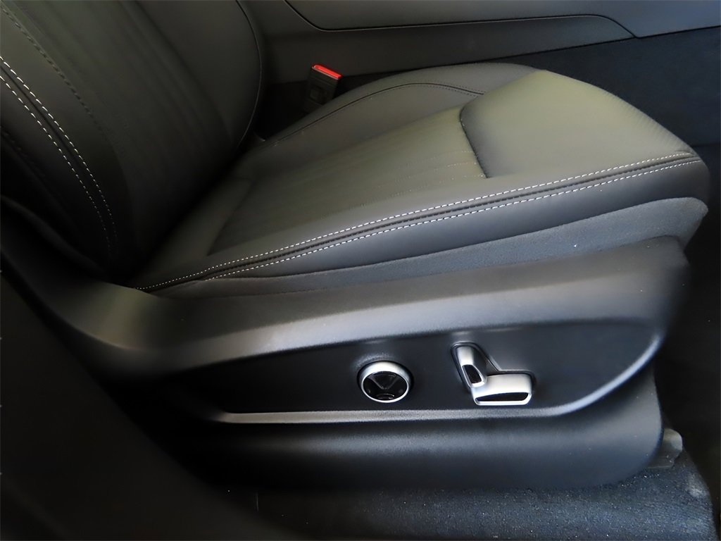 New 2024 Maserati Grecale GT image 13