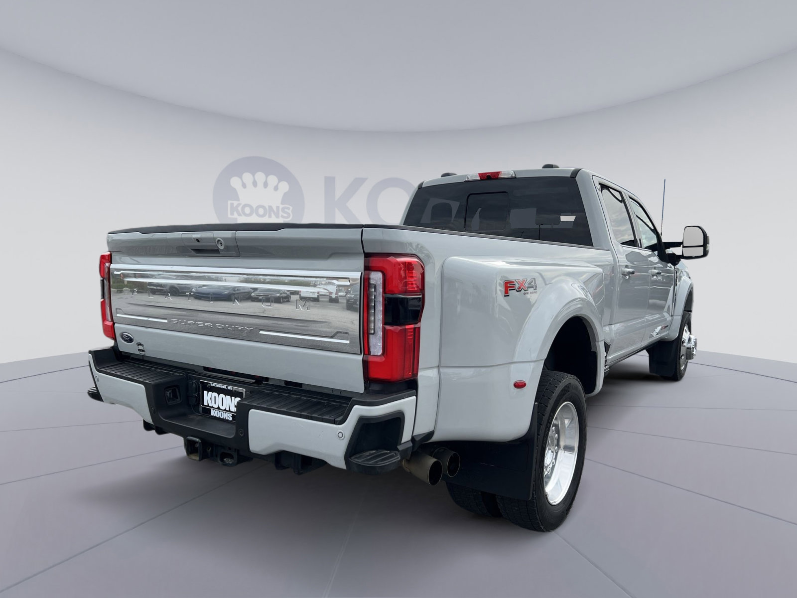 Used 2025 Ford F450 Platinum w/ Platinum Plus Package image 7