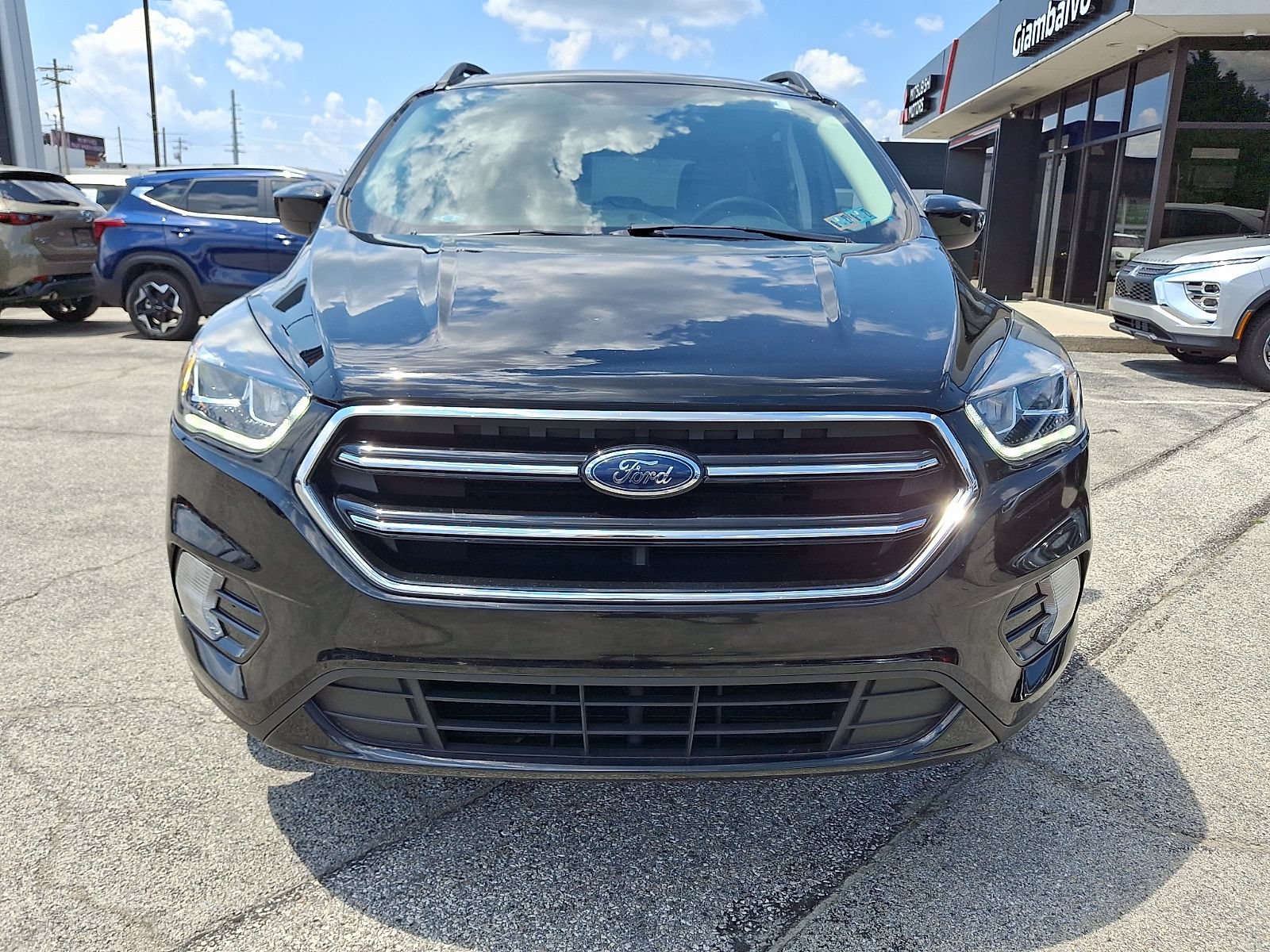 Used 2018 Ford Escape SE w/ SE Sport Appearance Package FWD video 2