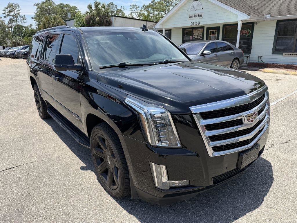 Used 2019 Cadillac Escalade ESV Luxury AWD/4WD image 3