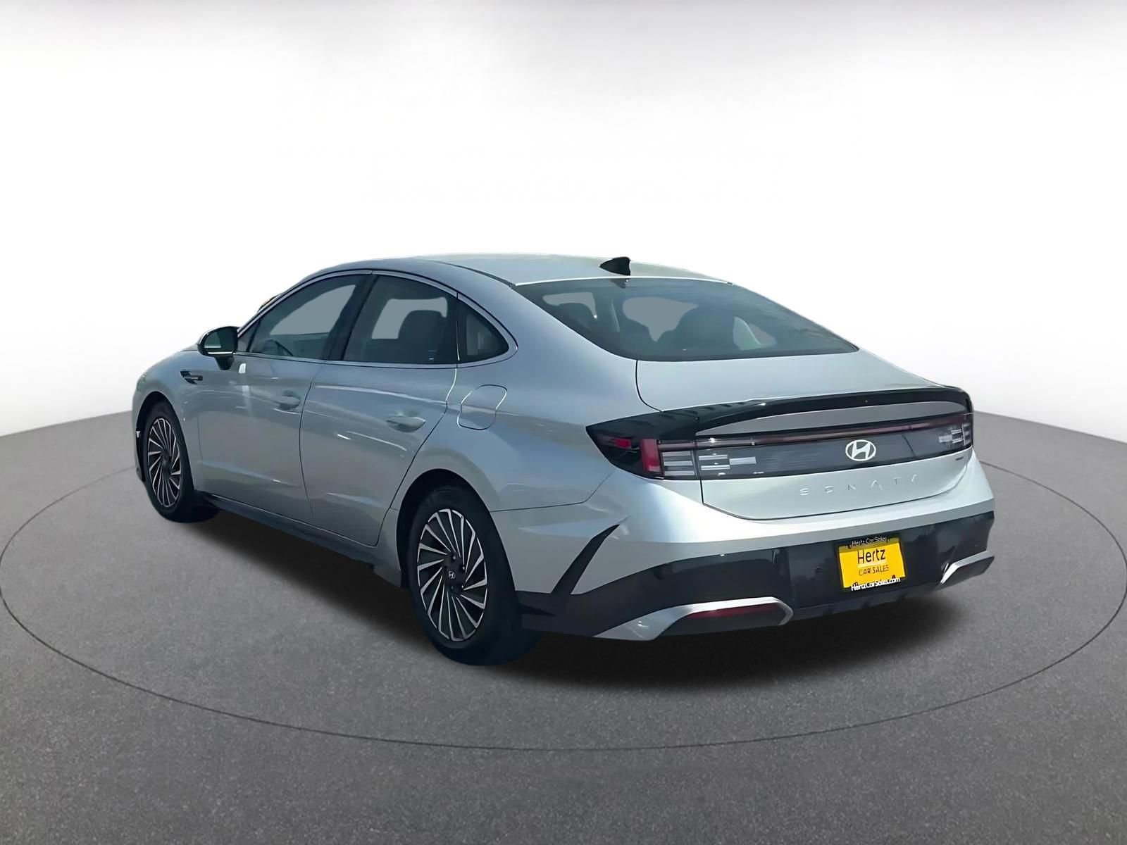 Used 2025 Hyundai Sonata SEL FWD image 4
