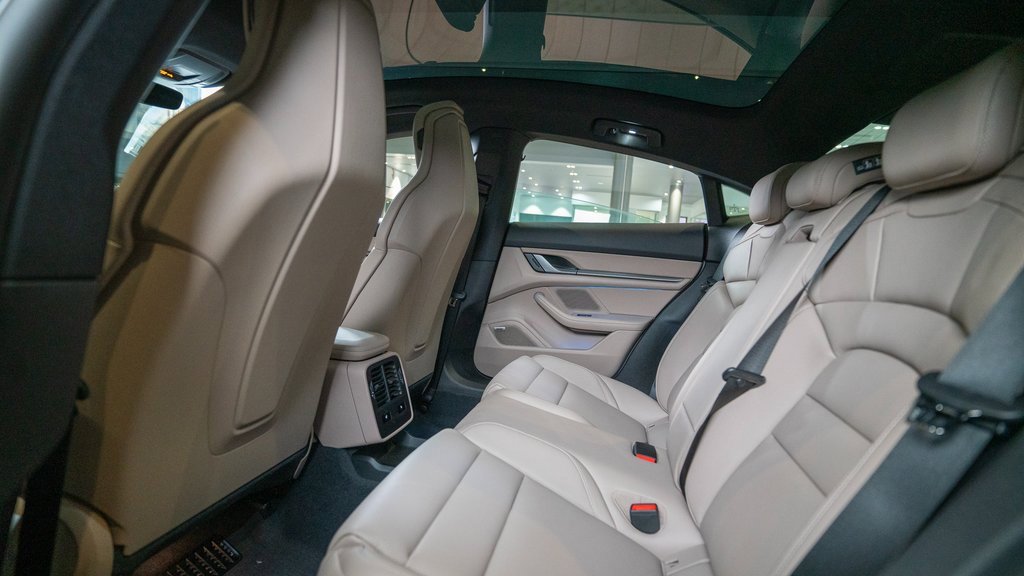 New 2025 Porsche Taycan image 32