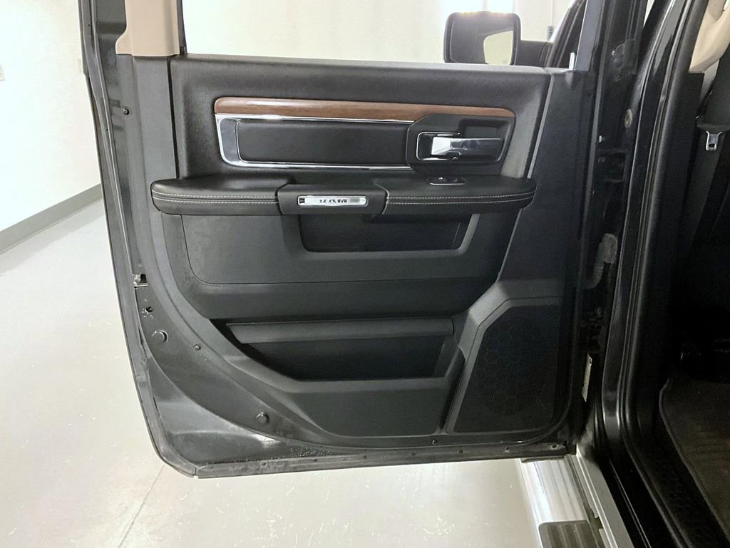 Used 2017 RAM 1500 Laramie w/ Convenience Group AWD/4WD image 20