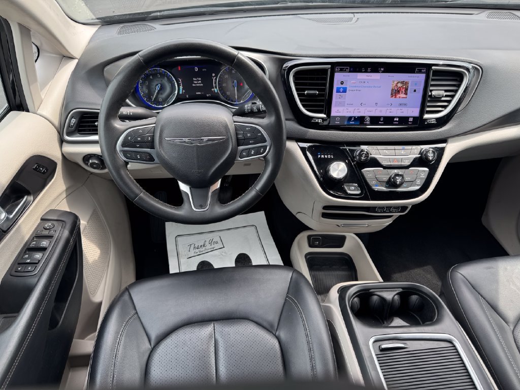 Used 2024 Chrysler Pacifica Touring-L FWD image 20