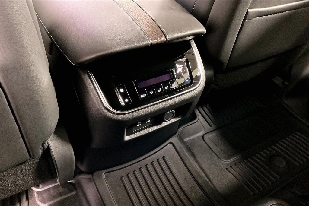 New 2026 Nissan Armada SL w/ Captain's Chari Seat Package AWD/4WD image 38
