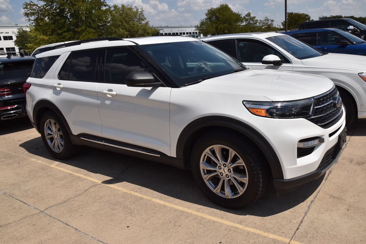 Used 2020 Ford Explorer XLT w/ Equipment Group 202A RWD image 4