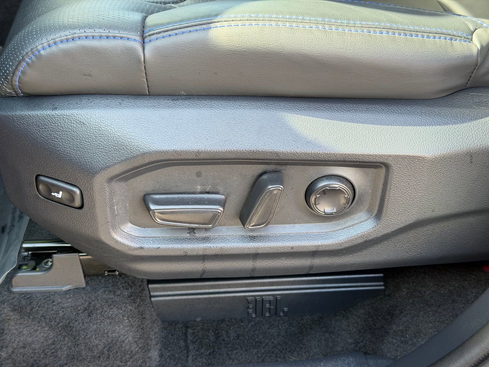Used 2025 Toyota Sequoia Platinum AWD/4WD image 17