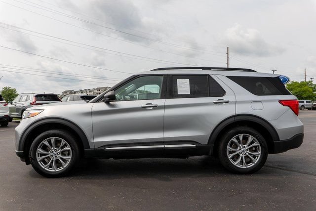 Used 2023 Ford Explorer XLT w/ Equipment Group 202A AWD/4WD image 9