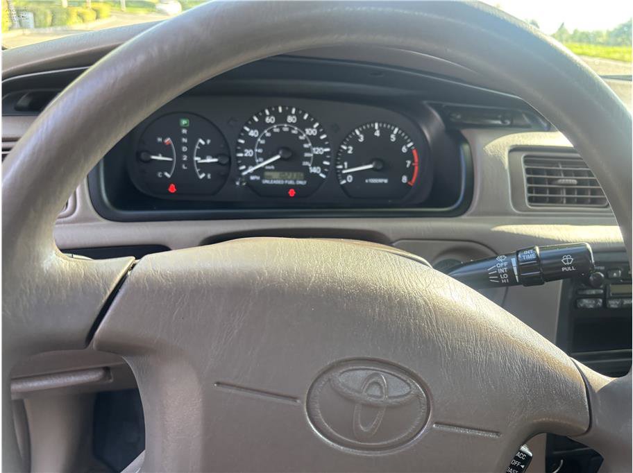Used 1998 Toyota Camry LE FWD image 9