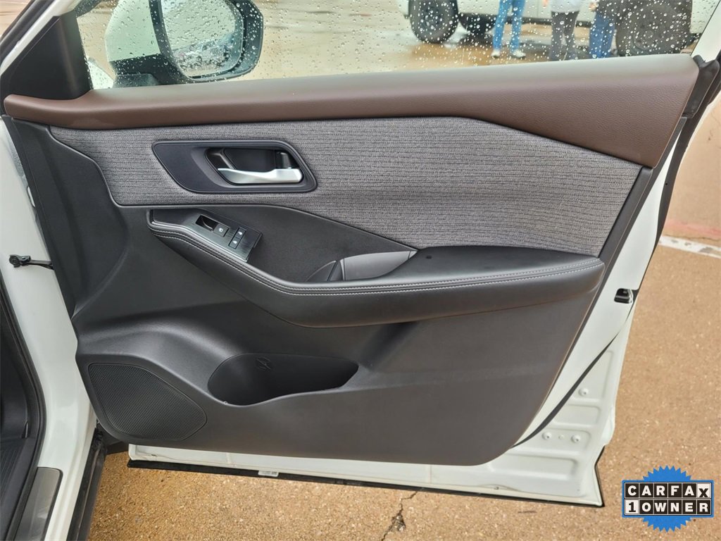 Used 2023 Nissan Rogue SV image 8