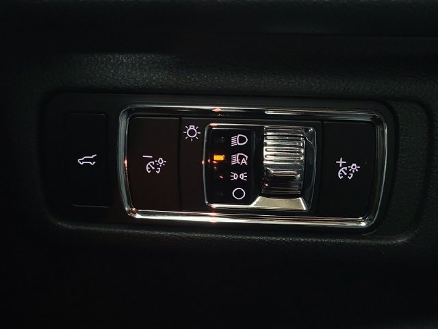 Used 2025 Lincoln Corsair Reserve FWD image 34
