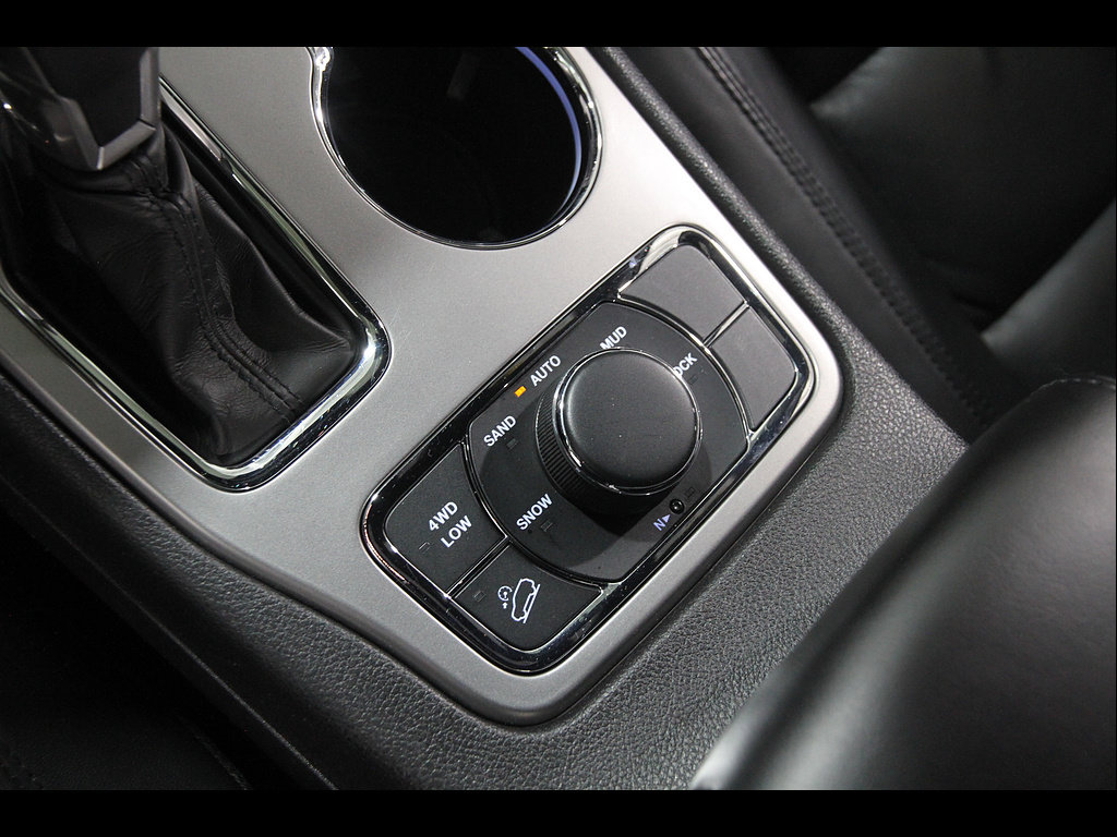 Used 2021 Jeep Grand Cherokee Limited AWD/4WD image 18