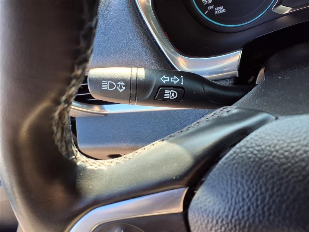 Used 2023 Chevrolet Traverse LT image 10