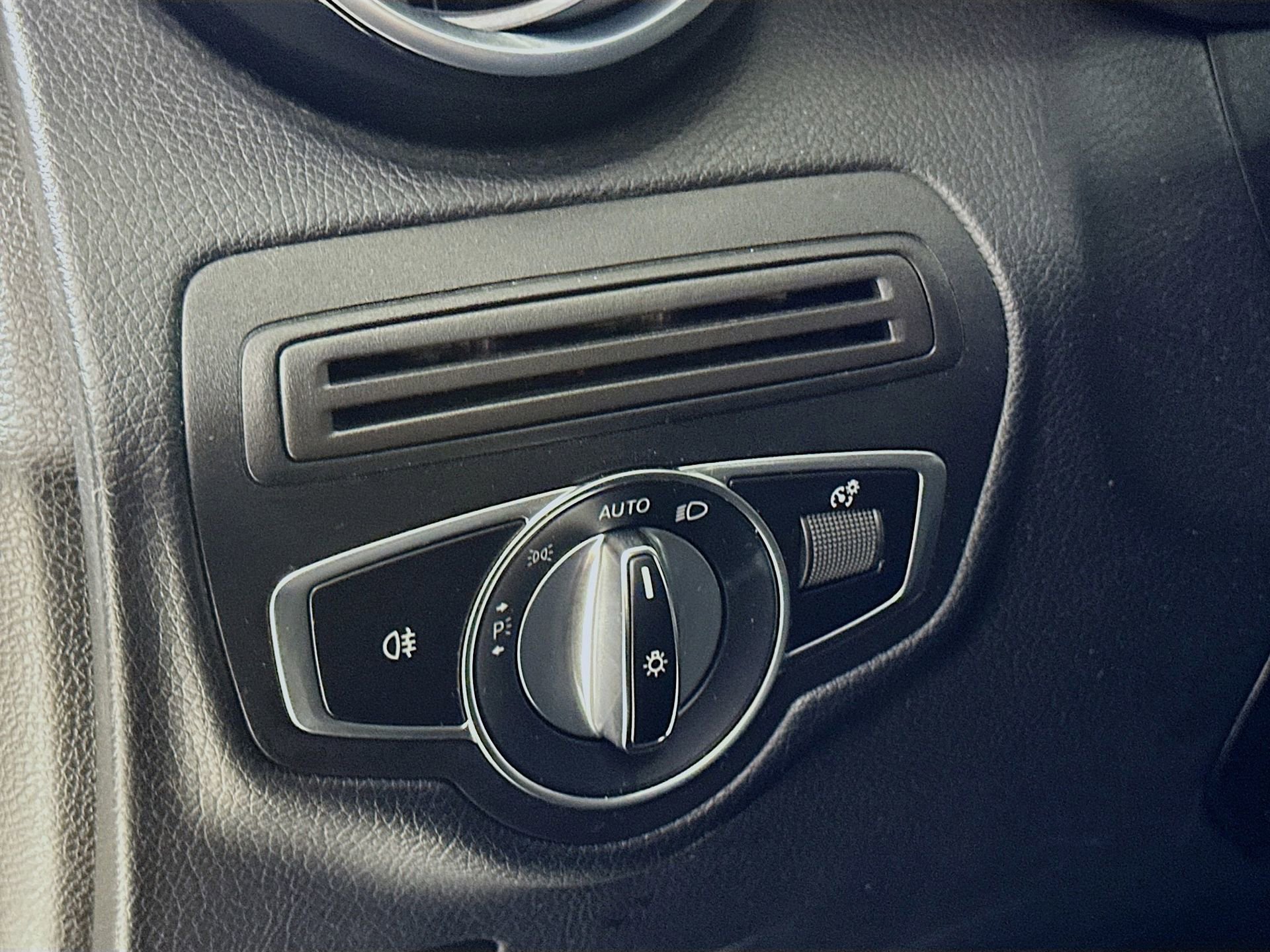 Certified 2019 Mercedes-Benz GLC 300 image 11