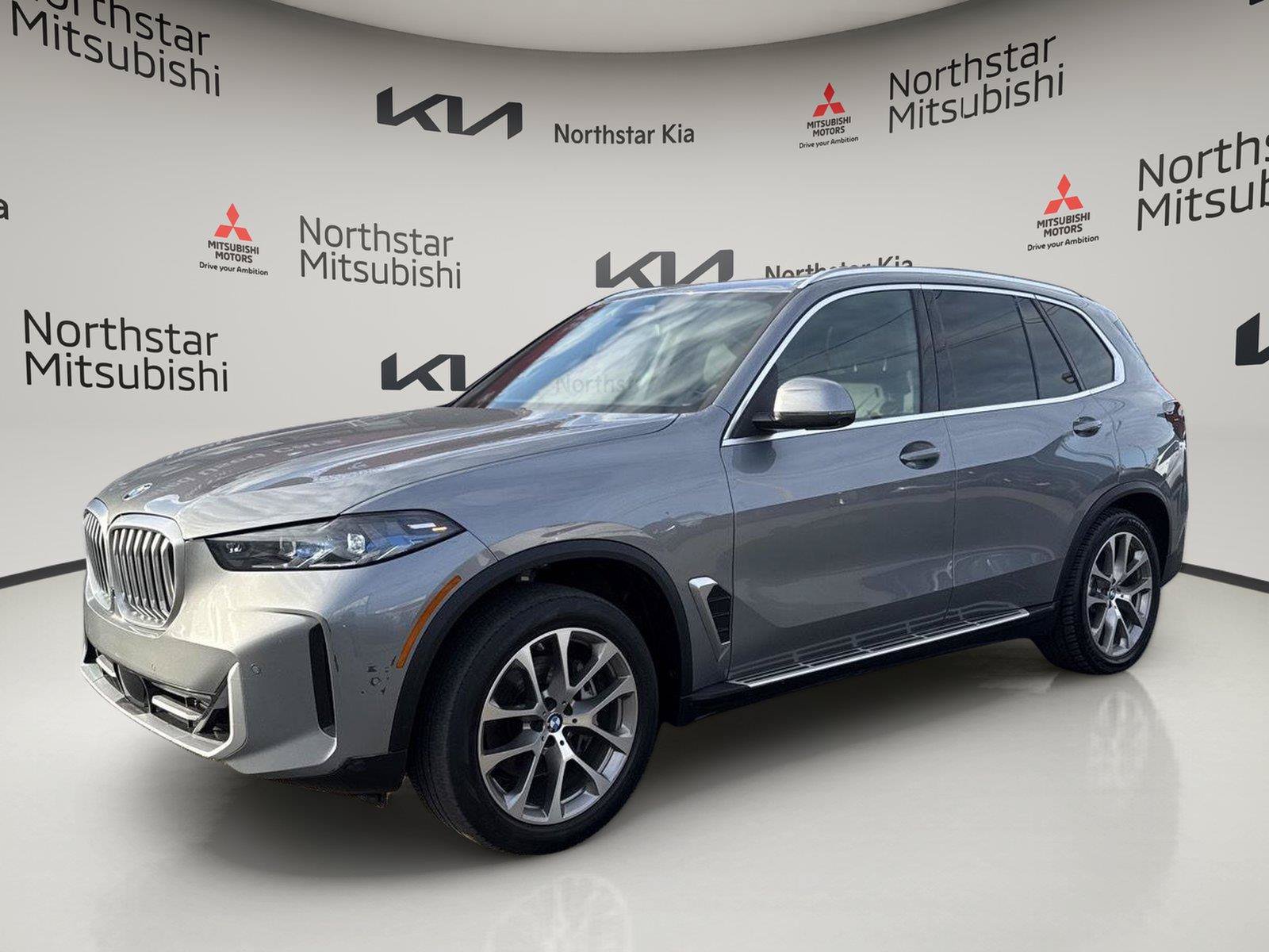Used 2024 BMW X5 xDrive40i AWD/4WD image 1
