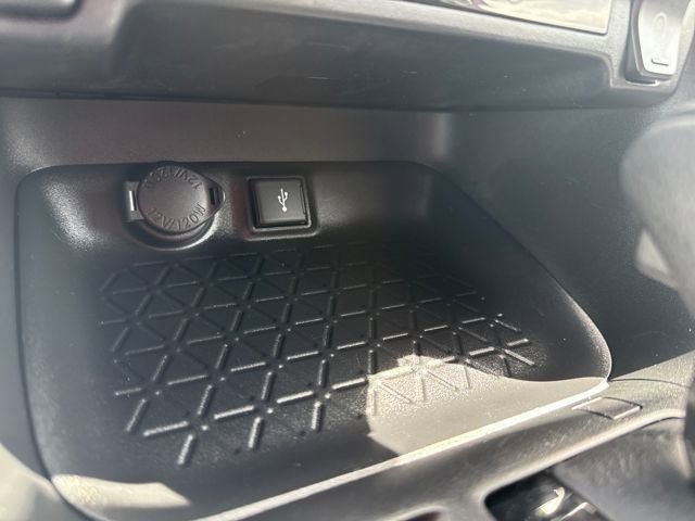 Used 2022 Toyota RAV4 XLE image 21